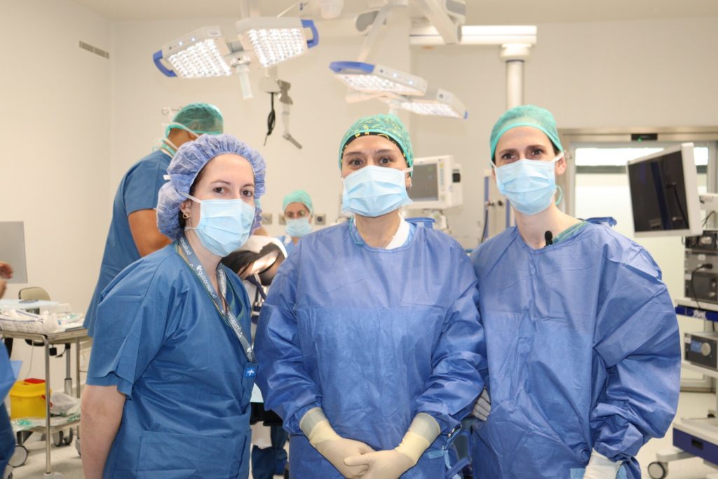 Doctoras del equipo de Uros Associats en cirugía por dolores urológicos comunes
